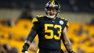 On The Line: A letter of appreciation to Maurkice taken in Hendersonville, Tenn. (Steelers). Photo by GETTY